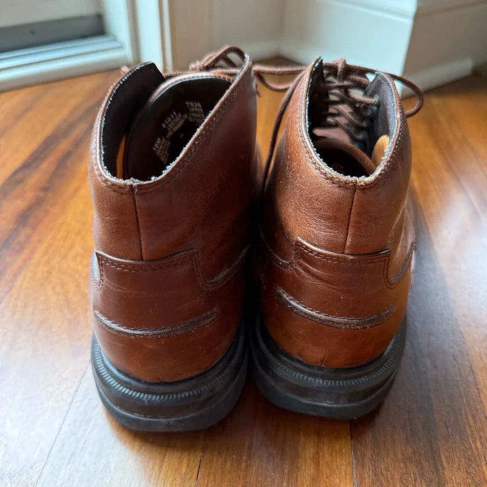 Timberland Sz 10 Tan/Brown Leather Chukka Boots